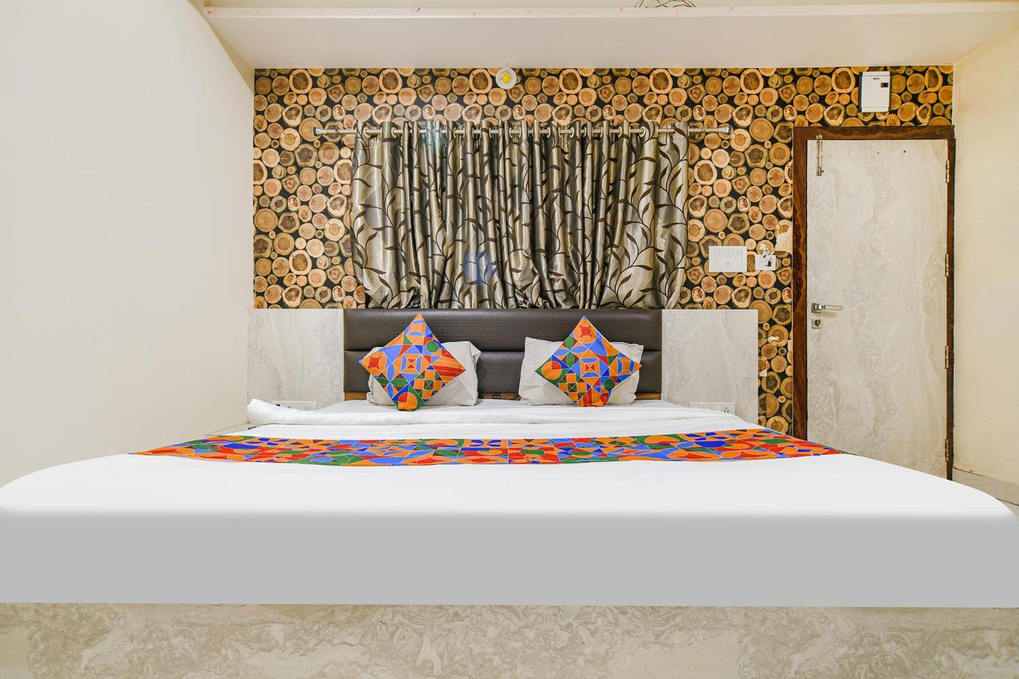 Fabhotel Shivam Palace- Near Mahakal Mandir Уджайн Екстериор снимка