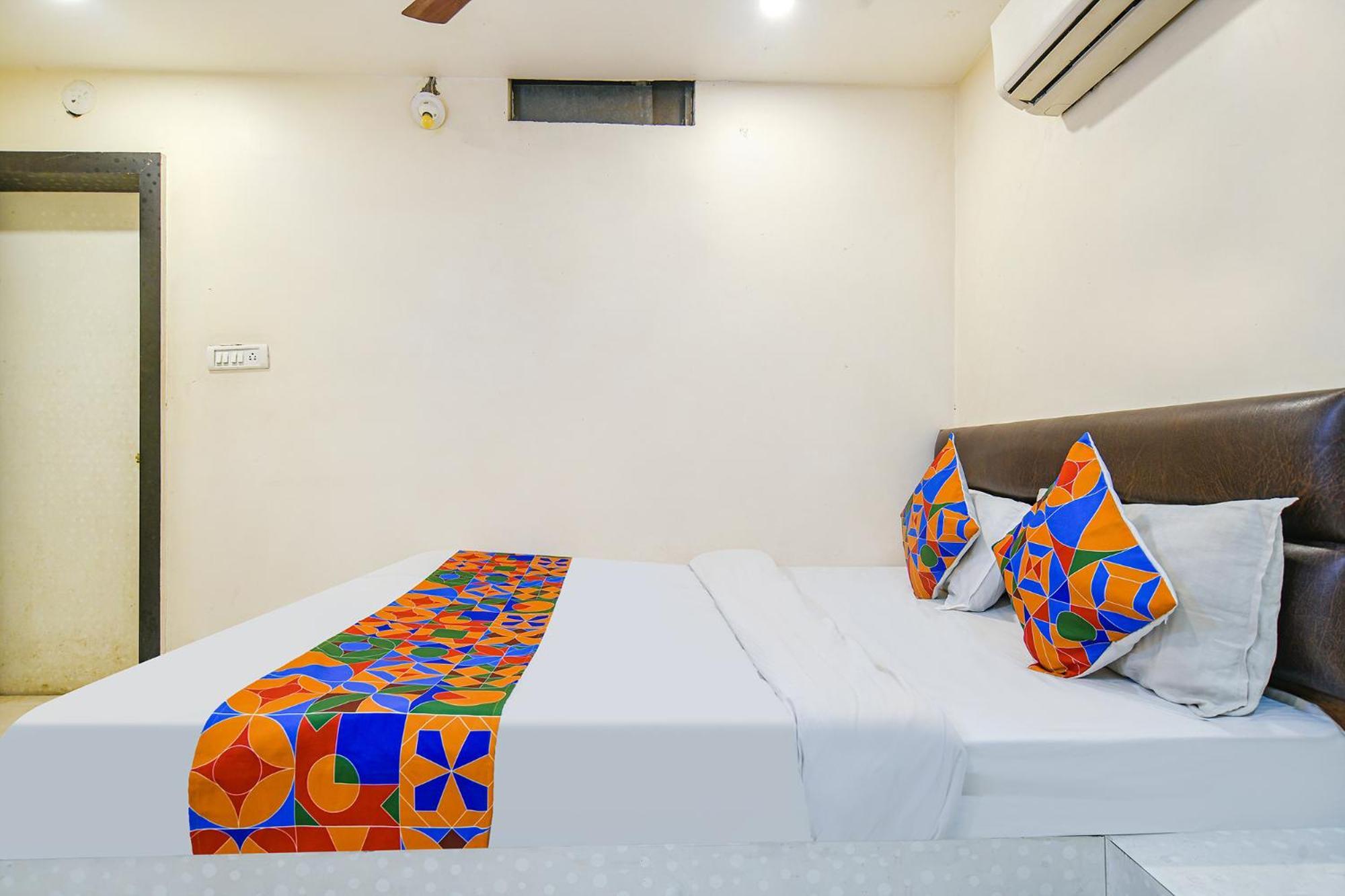 Fabhotel Shivam Palace- Near Mahakal Mandir Уджайн Екстериор снимка