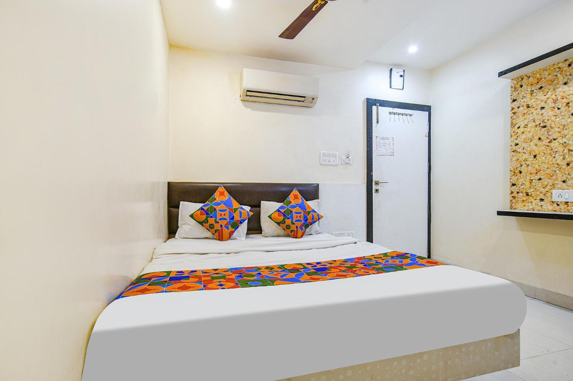Fabhotel Shivam Palace- Near Mahakal Mandir Уджайн Екстериор снимка