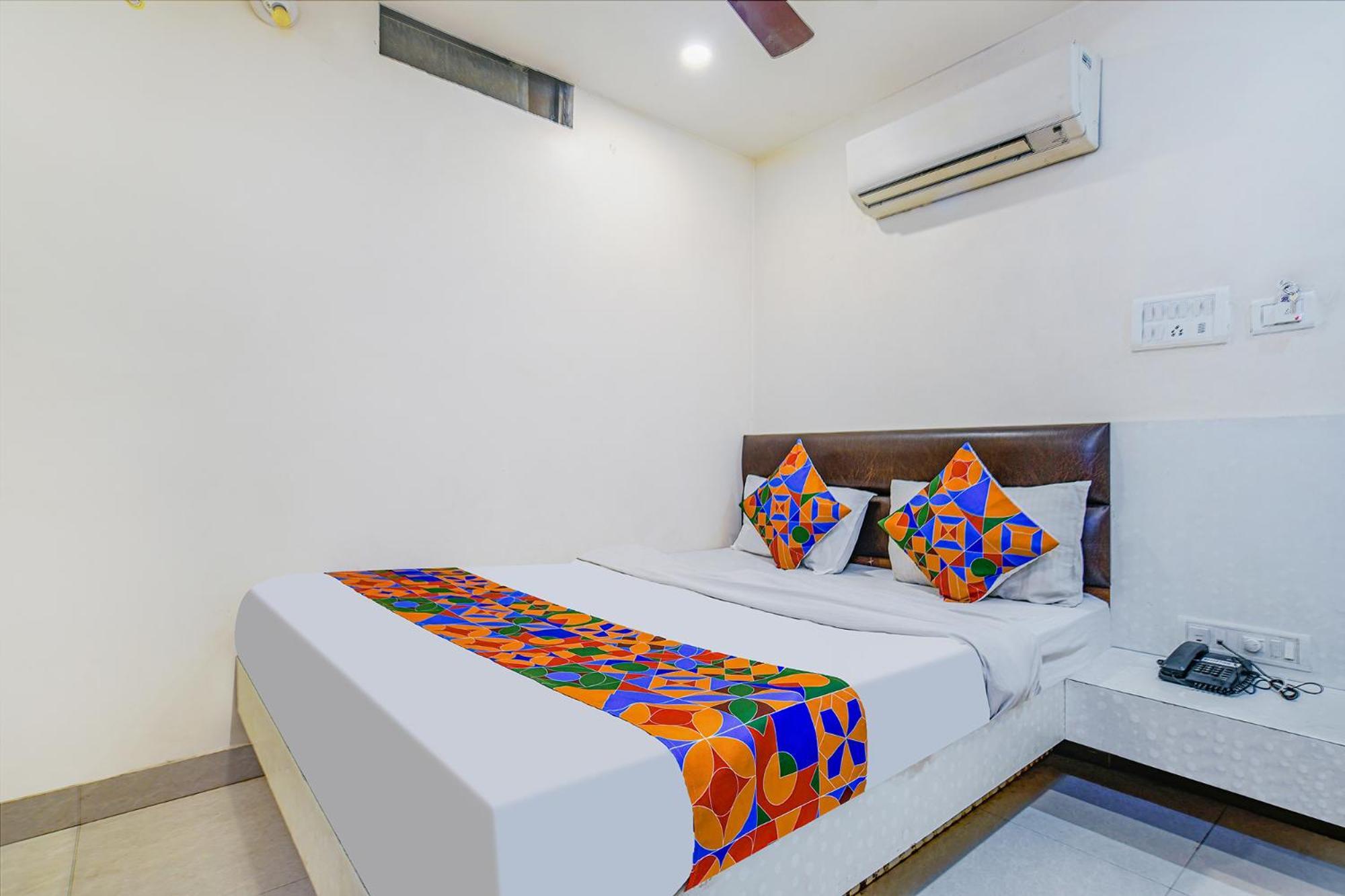 Fabhotel Shivam Palace- Near Mahakal Mandir Уджайн Екстериор снимка