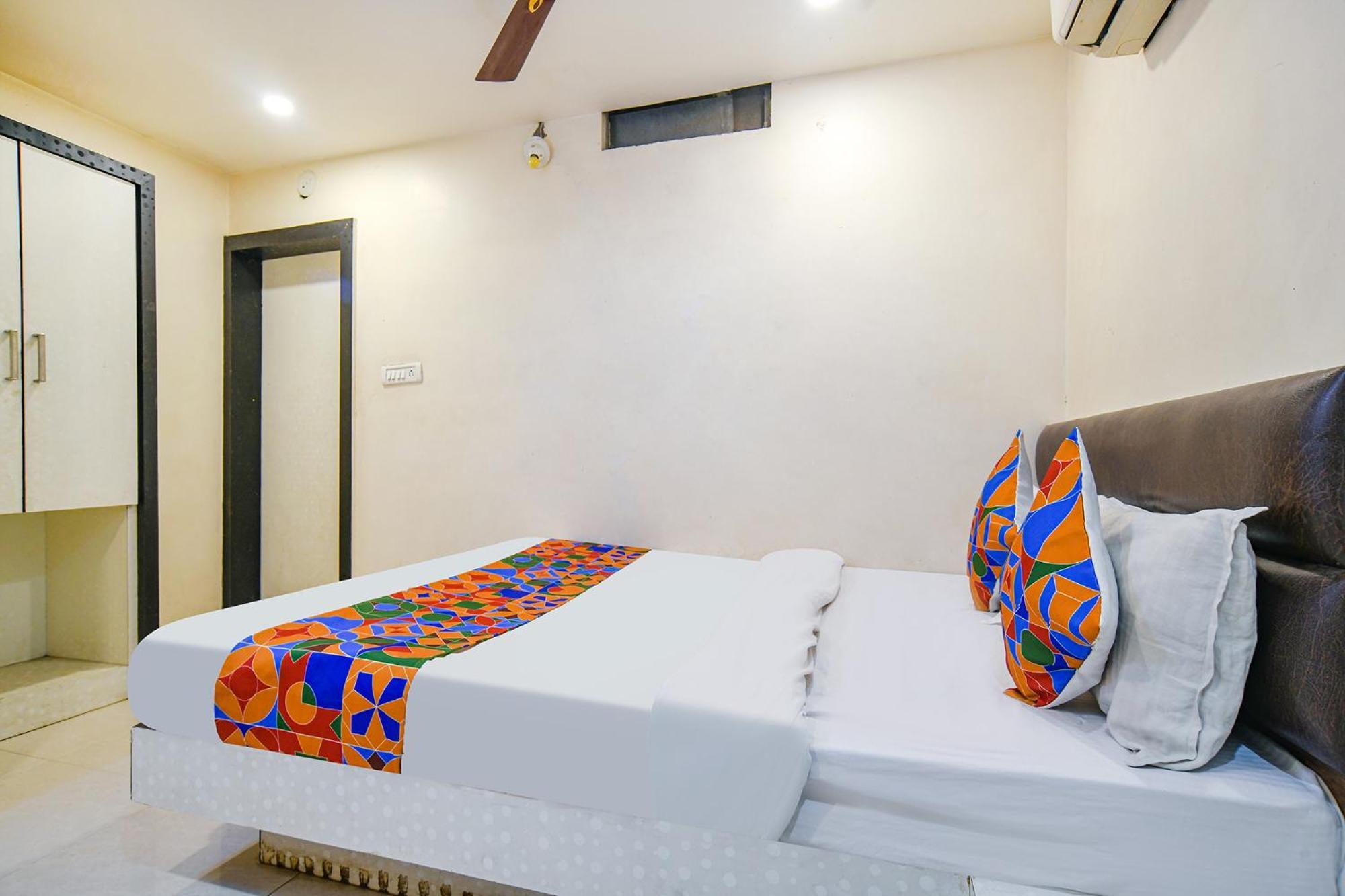 Fabhotel Shivam Palace- Near Mahakal Mandir Уджайн Екстериор снимка