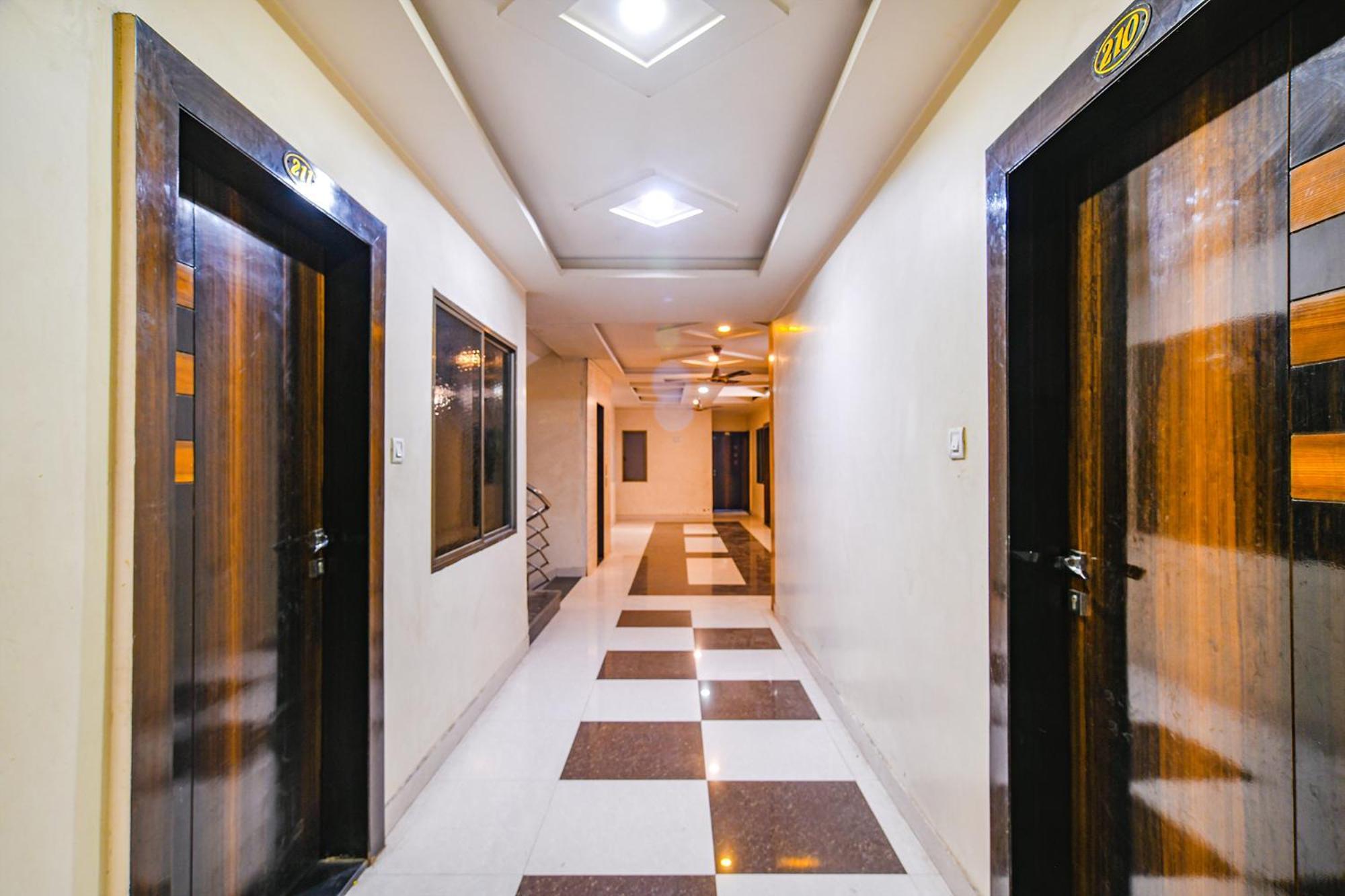 Fabhotel Shivam Palace- Near Mahakal Mandir Уджайн Екстериор снимка