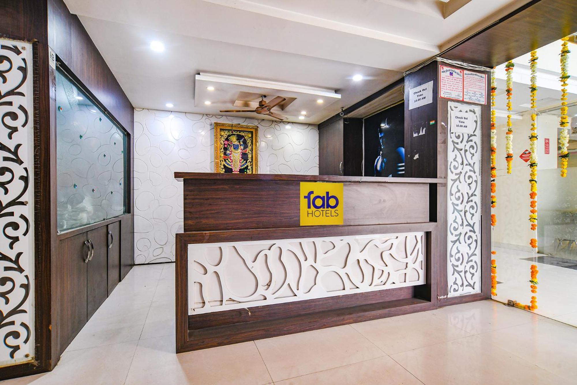Fabhotel Shivam Palace- Near Mahakal Mandir Уджайн Екстериор снимка