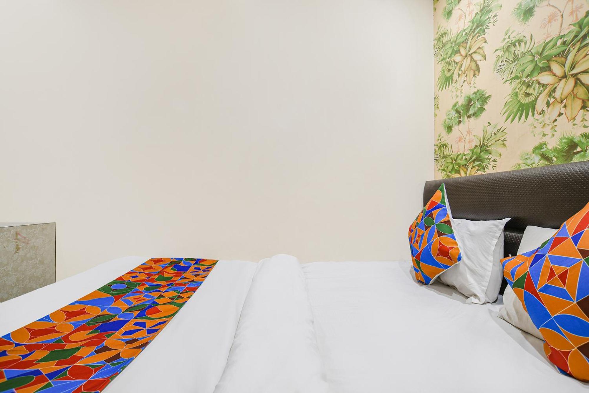 Fabhotel Shivam Palace- Near Mahakal Mandir Уджайн Екстериор снимка
