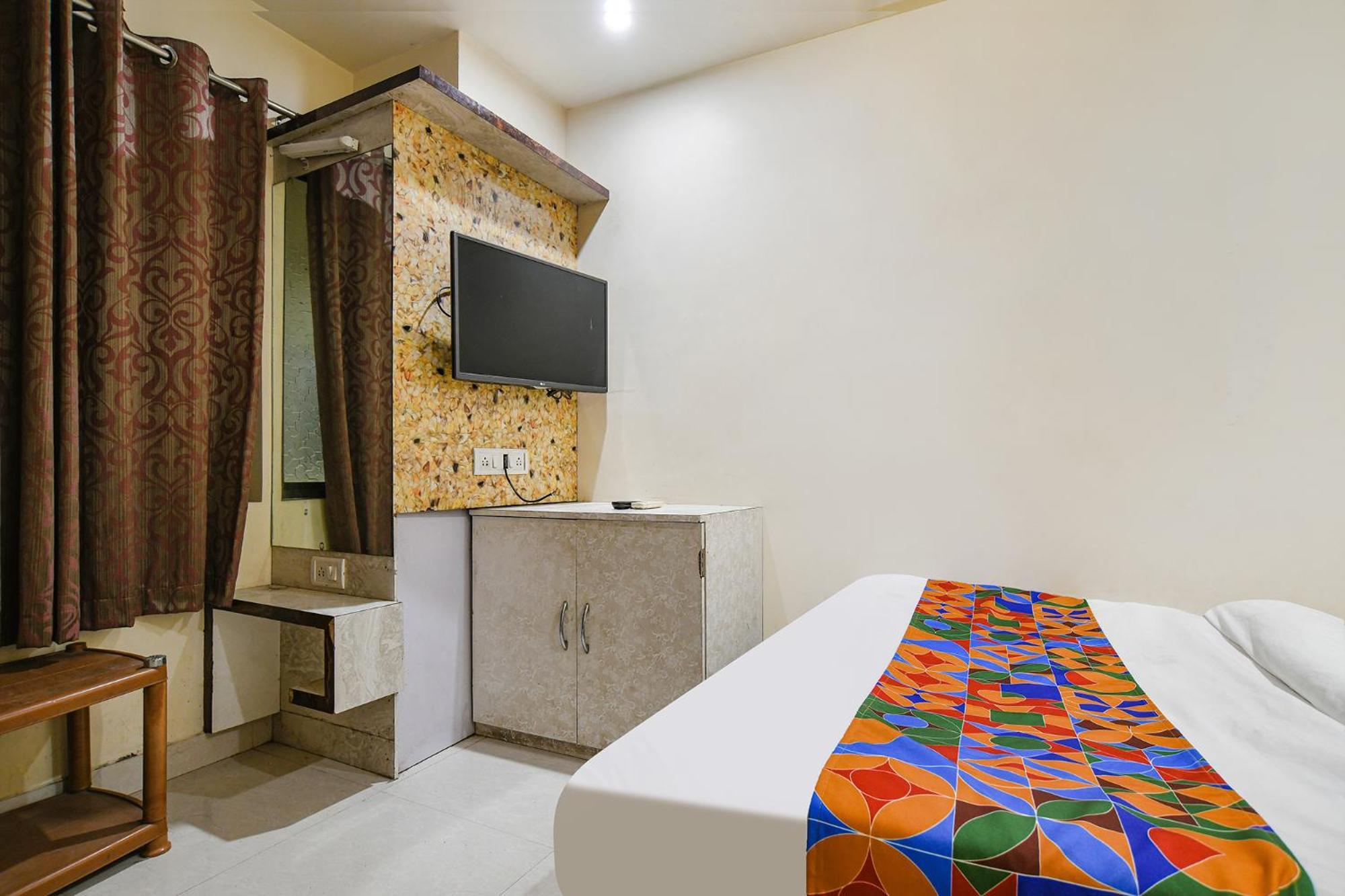 Fabhotel Shivam Palace- Near Mahakal Mandir Уджайн Екстериор снимка